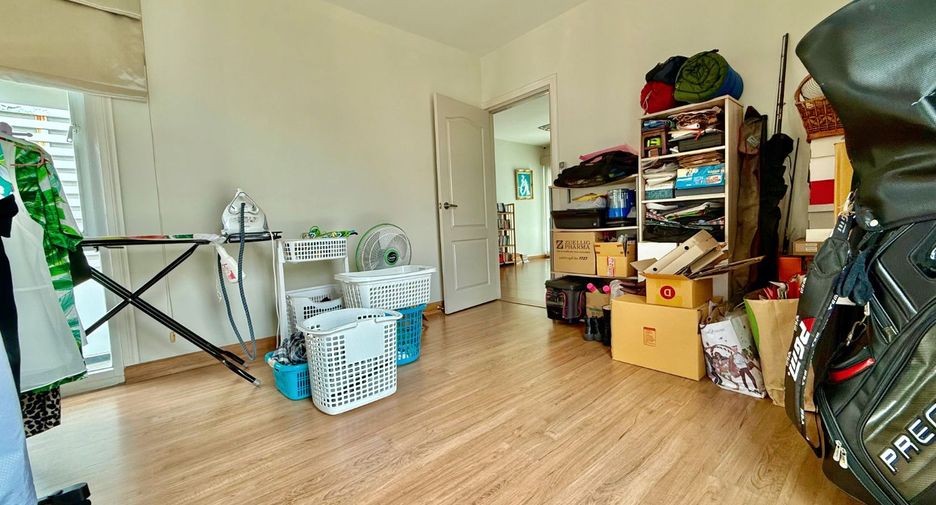 For sale 3 bedrooms house in Lat Krabang, Bangkok