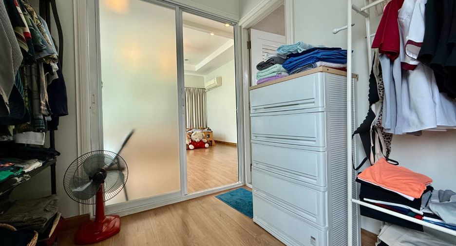 For sale 3 bedrooms house in Lat Krabang, Bangkok