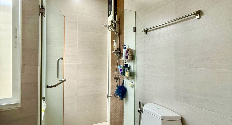 For sale 3 bedrooms house in Lat Krabang, Bangkok