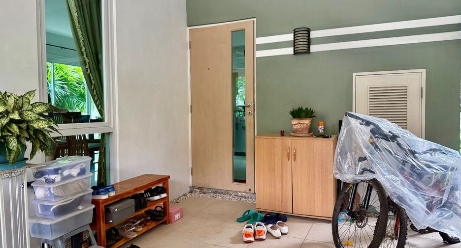 For sale 3 bedrooms house in Lat Krabang, Bangkok