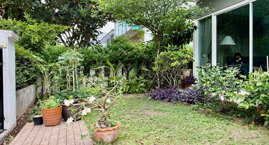 For sale 3 bedrooms house in Lat Krabang, Bangkok