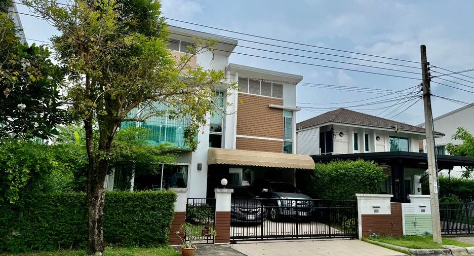 For sale 3 bedrooms house in Lat Krabang, Bangkok