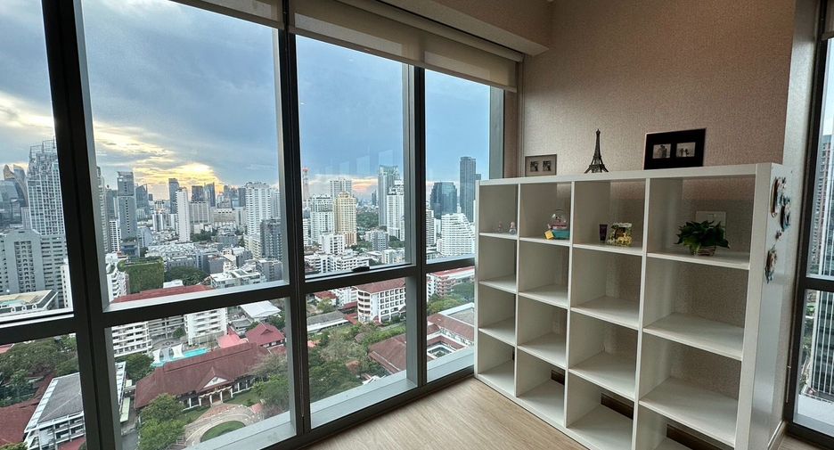 For rent そして for sale 2 ベッドルーム condo in Watthana, Bangkok