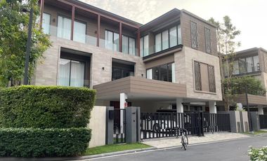 Casa en alquiler y en venta de 4 habitaciones en Saphan Sung, Bangkok