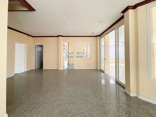 For sale 5 Beds house in Thung Khru, Bangkok