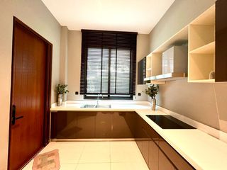 For rent 5 bedrooms house in Lak Si, Bangkok