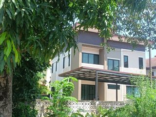 For sale 3 Beds house in Phra Khanong, Bangkok