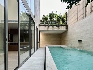 For sale 4 Beds townhouse in Watthana, Bangkok