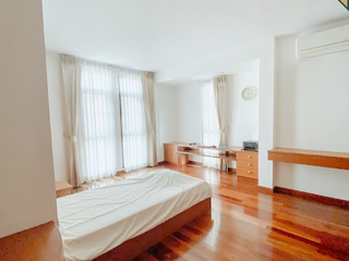 For sale 3 bedrooms house in Phaya Thai, Bangkok
