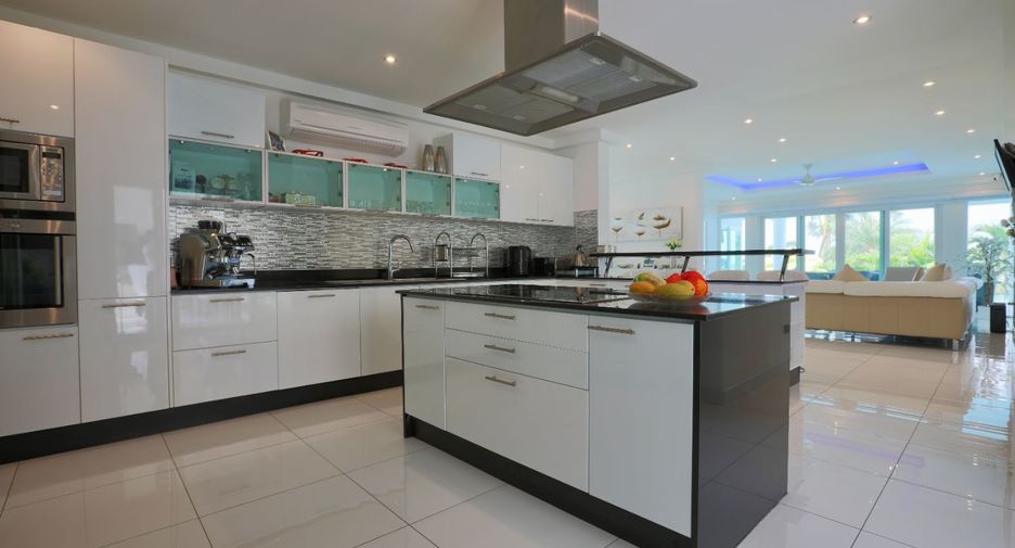 For sale 6 bed house in Bang Lamung, Chonburi