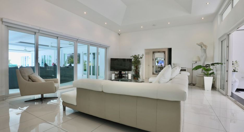 For sale 6 bed house in Bang Lamung, Chonburi