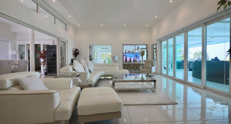For sale 6 bed house in Bang Lamung, Chonburi
