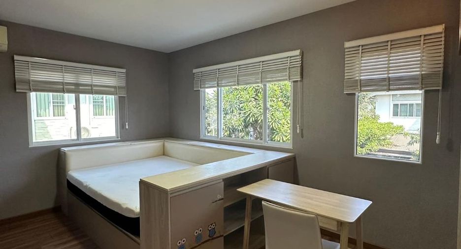 For rent 3 bedrooms house in Lat Krabang, Bangkok