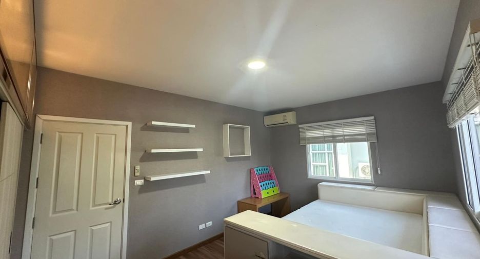 For rent 3 bedrooms house in Lat Krabang, Bangkok