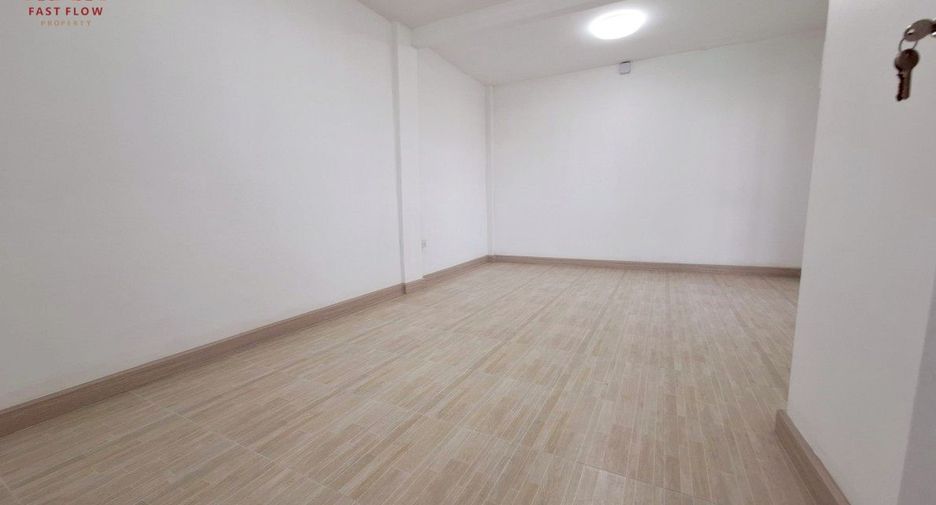 For sale 2 bedrooms townhouse in Bang Khun Thian, Bangkok