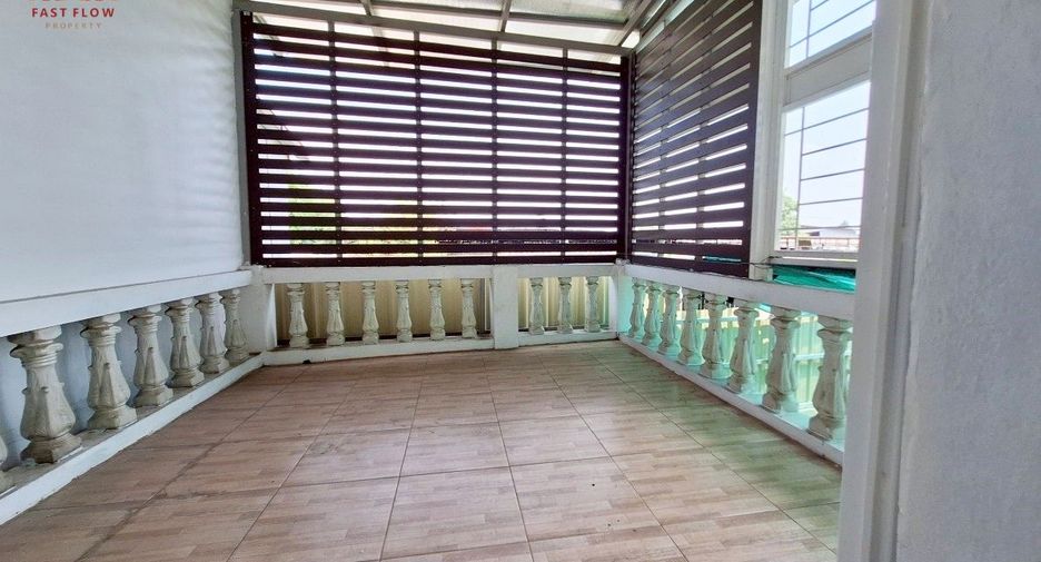 For sale 2 bedrooms townhouse in Bang Khun Thian, Bangkok