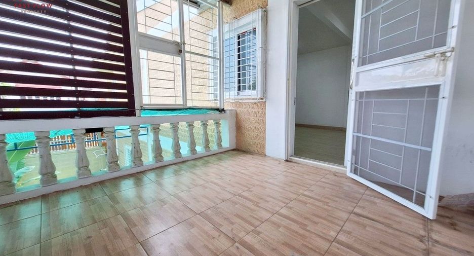 For sale 2 bedrooms townhouse in Bang Khun Thian, Bangkok