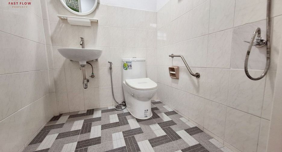 For sale 2 bedrooms townhouse in Bang Khun Thian, Bangkok