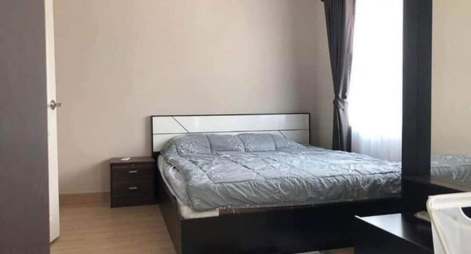 For rent 3 bedrooms townhouse in Bang Phli, Samut Prakan