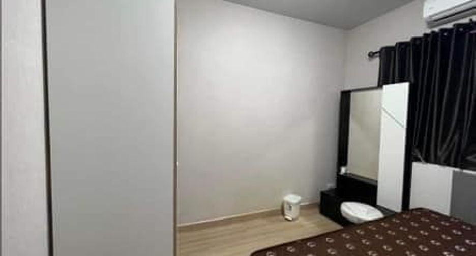 For rent 3 bedrooms townhouse in Bang Phli, Samut Prakan