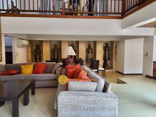 Villa zum Kauf mit 4 Zimmer in Bang Lamung, Chonburi