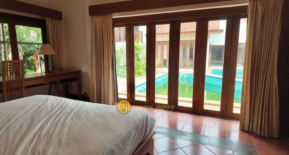 For sale 4 ベッドルーム villa in Bang Lamung, Chonburi