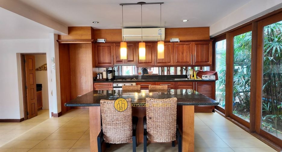 For sale 4 ベッドルーム villa in Bang Lamung, Chonburi