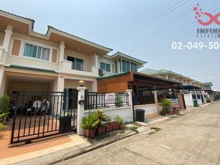 For sale 3 bed townhouse in Thanyaburi, Pathum Thani