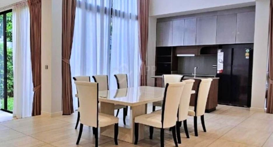 For rent 4 bedrooms house in Bang Kapi, Bangkok