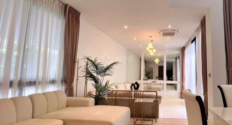 For rent 4 bedrooms house in Bang Kapi, Bangkok