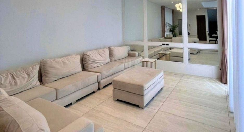 For rent 4 bedrooms house in Bang Kapi, Bangkok