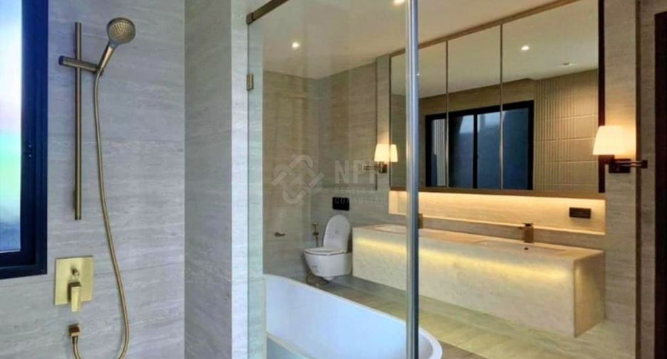 For rent 4 bedrooms house in Bang Kapi, Bangkok