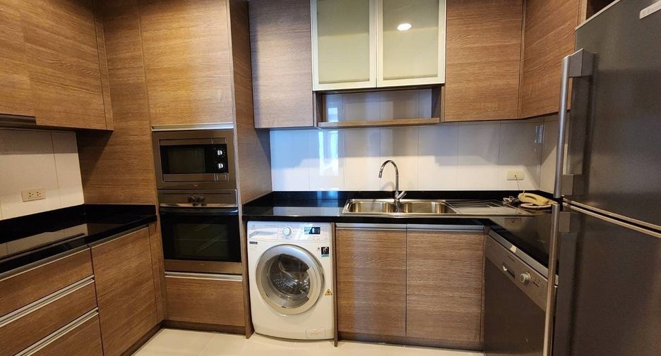 Apartamento en alquiler de 2 habitaciones en Khlong Toei, Bangkok