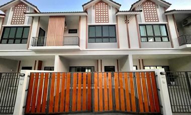 For sale 3 bedrooms townhouse in Bang Lamung, Chonburi