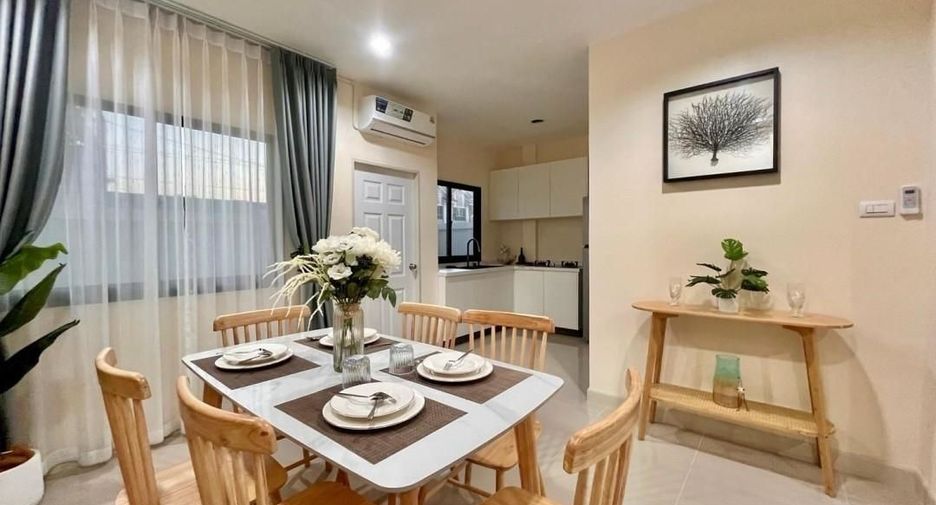 For sale 3 bedrooms townhouse in Bang Lamung, Chonburi