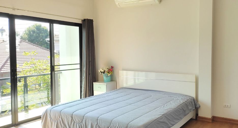 For rent 3 bedrooms house in San Kamphaeng, Chiang Mai