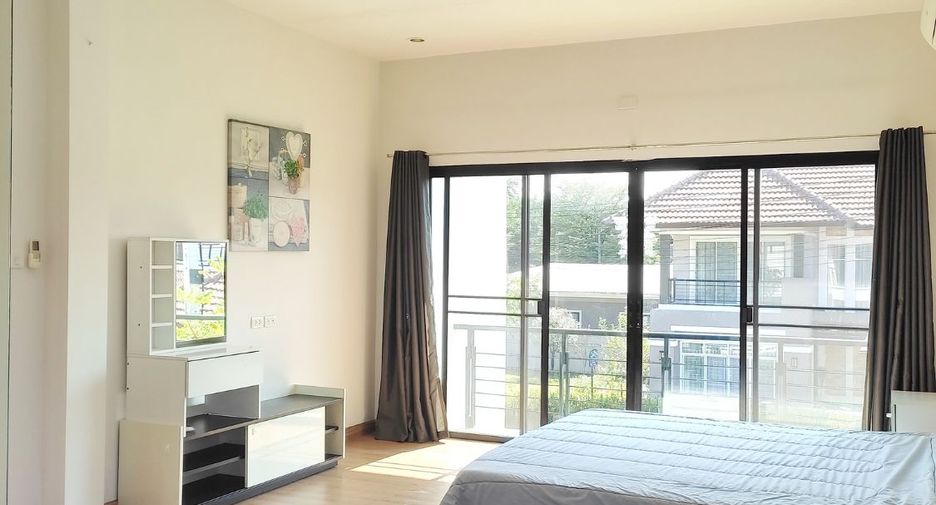 For rent 3 bedrooms house in San Kamphaeng, Chiang Mai