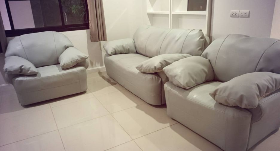 For rent 3 bedrooms house in San Kamphaeng, Chiang Mai