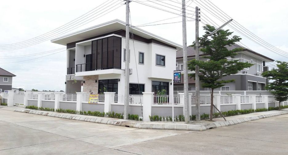 For rent 3 bedrooms house in San Kamphaeng, Chiang Mai