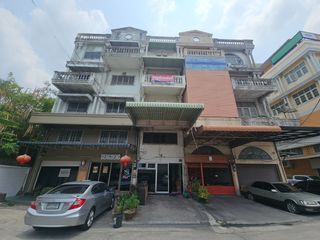 For sale 5 bedrooms retail Space in Thon Buri, Bangkok