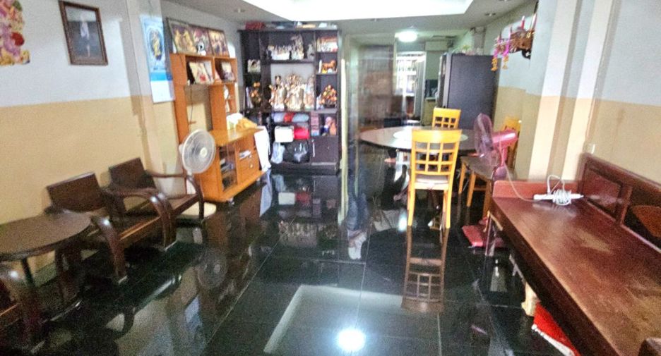 For sale 5 bedrooms retail Space in Thon Buri, Bangkok