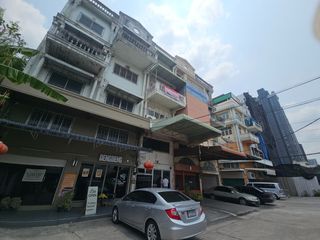 For sale 5 bedrooms retail Space in Thon Buri, Bangkok