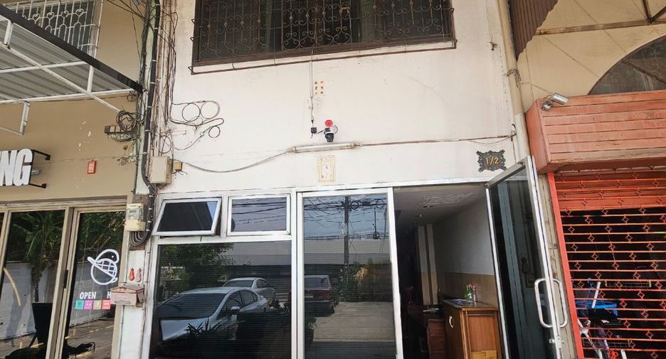 For sale 5 bedrooms retail Space in Thon Buri, Bangkok