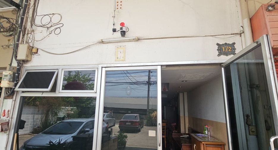 For sale 5 bedrooms retail Space in Thon Buri, Bangkok