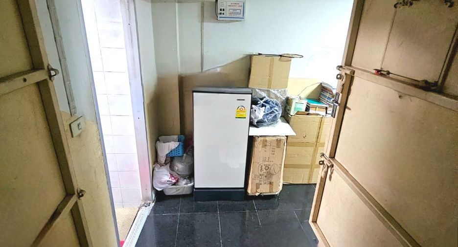 For sale 5 bedrooms retail Space in Thon Buri, Bangkok