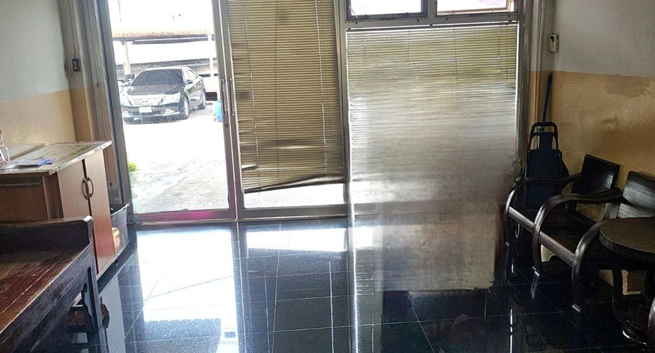 For sale 5 bedrooms retail Space in Thon Buri, Bangkok