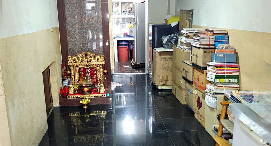 For sale 5 bedrooms retail Space in Thon Buri, Bangkok