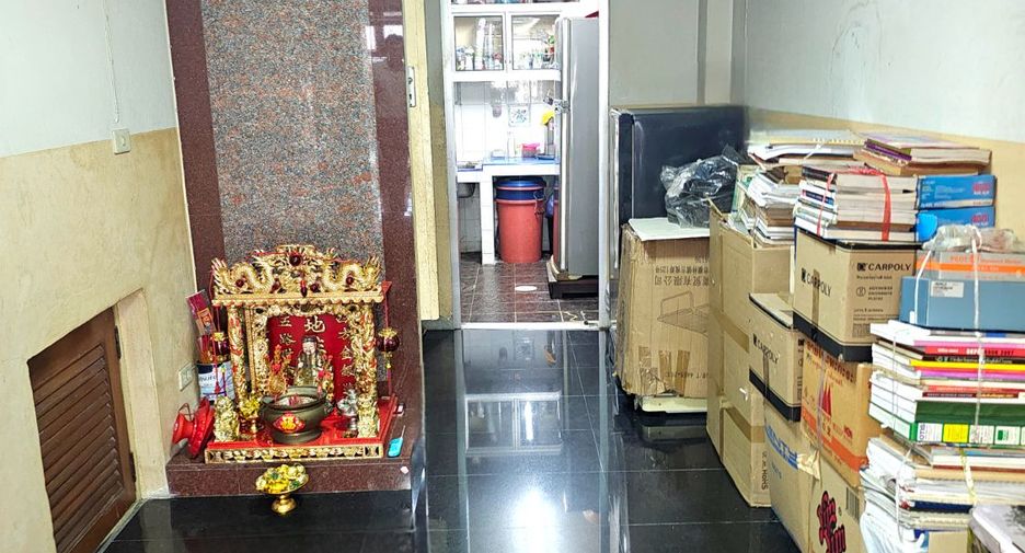 For sale 5 bedrooms retail Space in Thon Buri, Bangkok