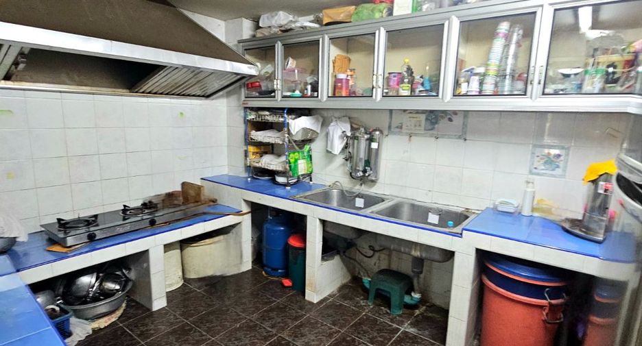For sale 5 bedrooms retail Space in Thon Buri, Bangkok