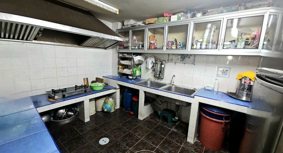 For sale 5 bedrooms retail Space in Thon Buri, Bangkok